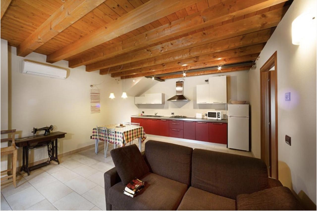 Aparthotel La Casa Del Nonno à Monzambano Extérieur photo